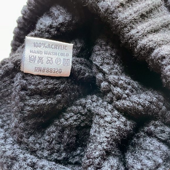 CLASSIC C.C BEANIE HAT With Tags - Picture 4 of 4